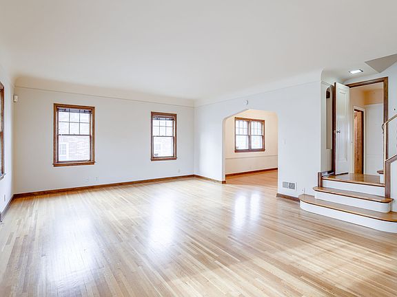 3rd image of 3814 Dewey Ave