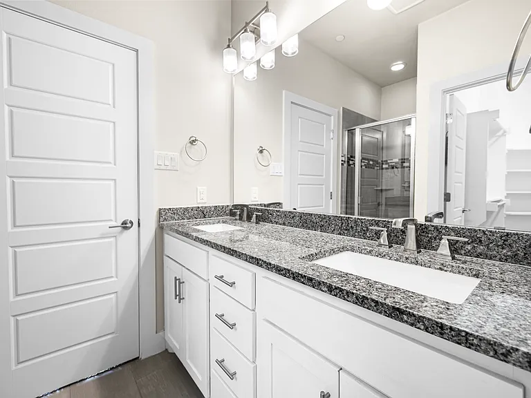 1217 Pebblebrook Dr — Photo 4