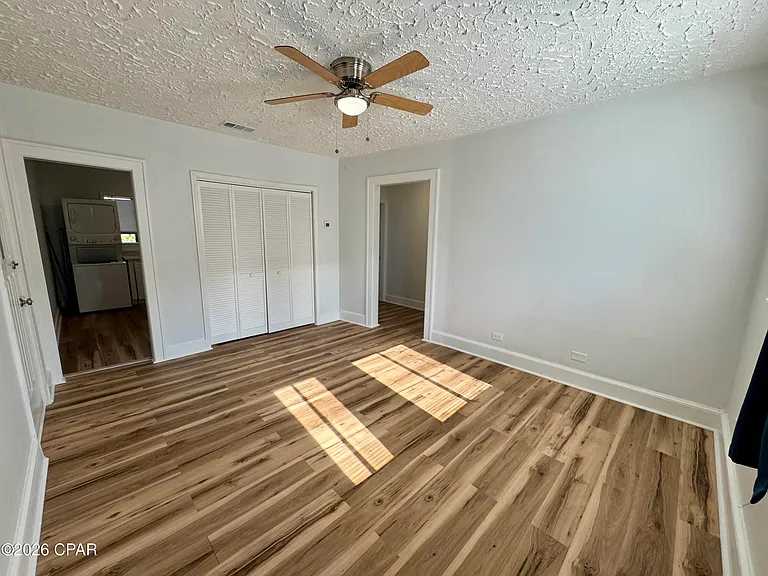 422 Magnolia Ave #4 — Photo 5