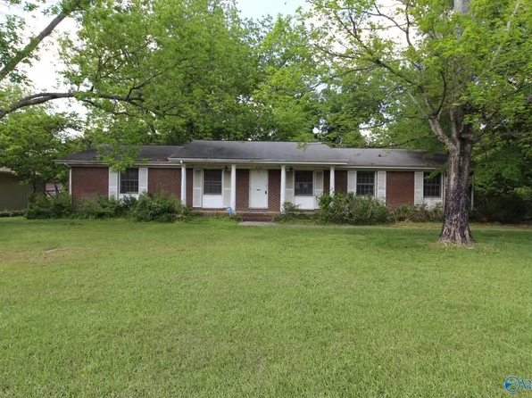 412 Apple Ave, Albertville, AL 35950