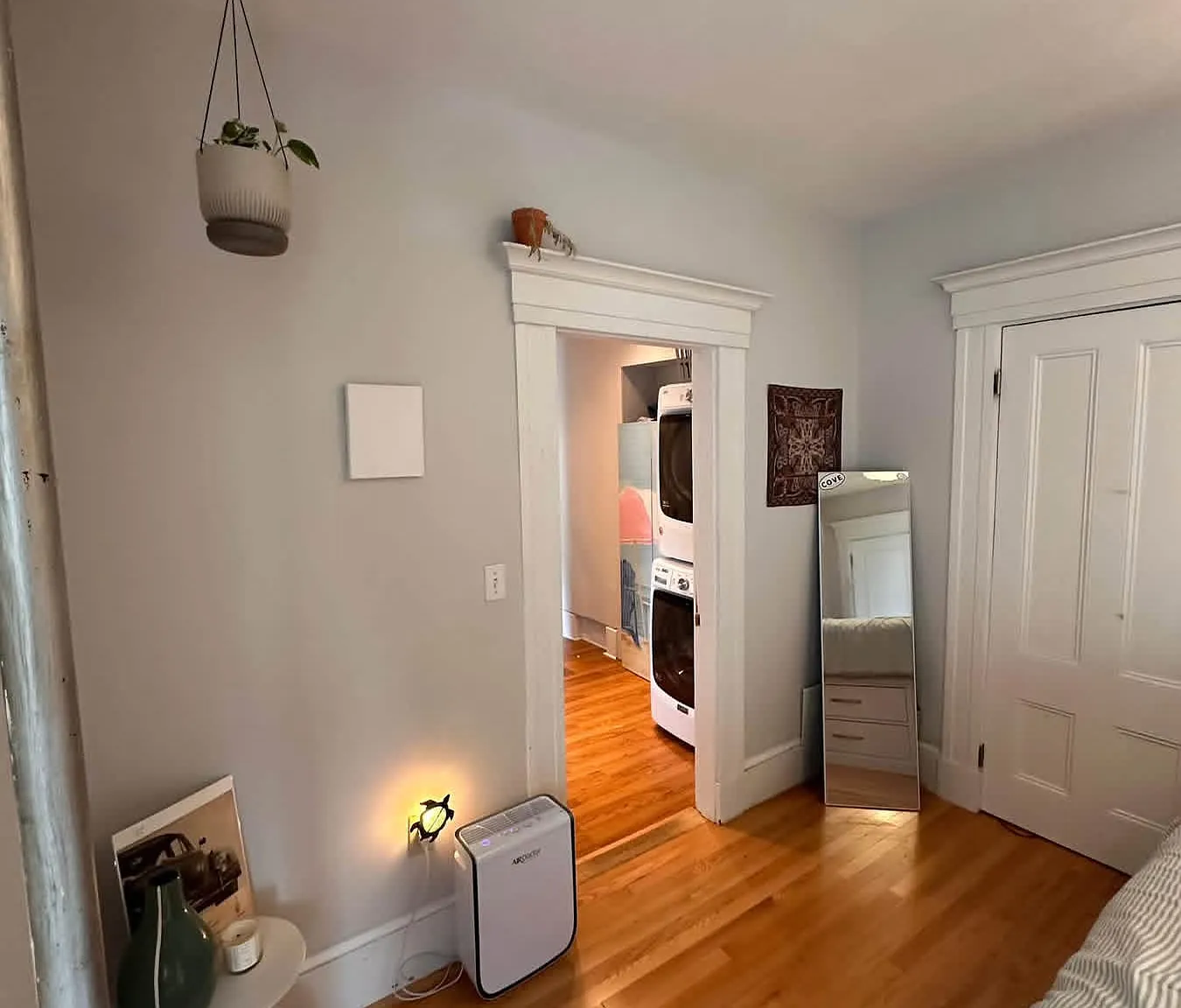5 bed, 2700 sqft, $1,500 — Photo 1
