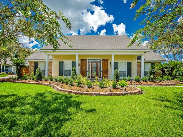 421 Cedar Tree Dr, Thibodaux, LA 70301
