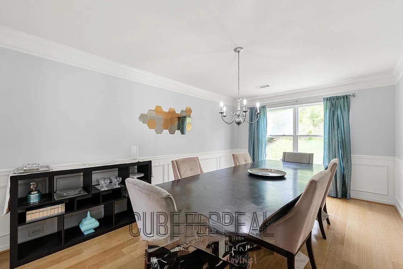 4 bed, 2.0 bath, 3000 sqft, $1,001 — Photo 3