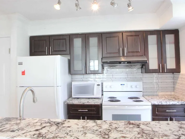 24 Wellesley St W #905 — Photo 11