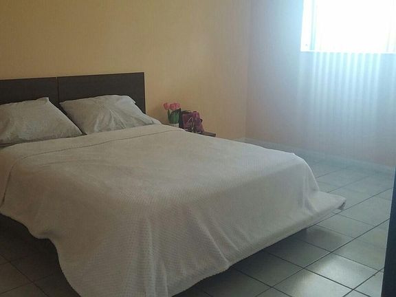 5th image of 2880 NE 203rd St APT 27B
