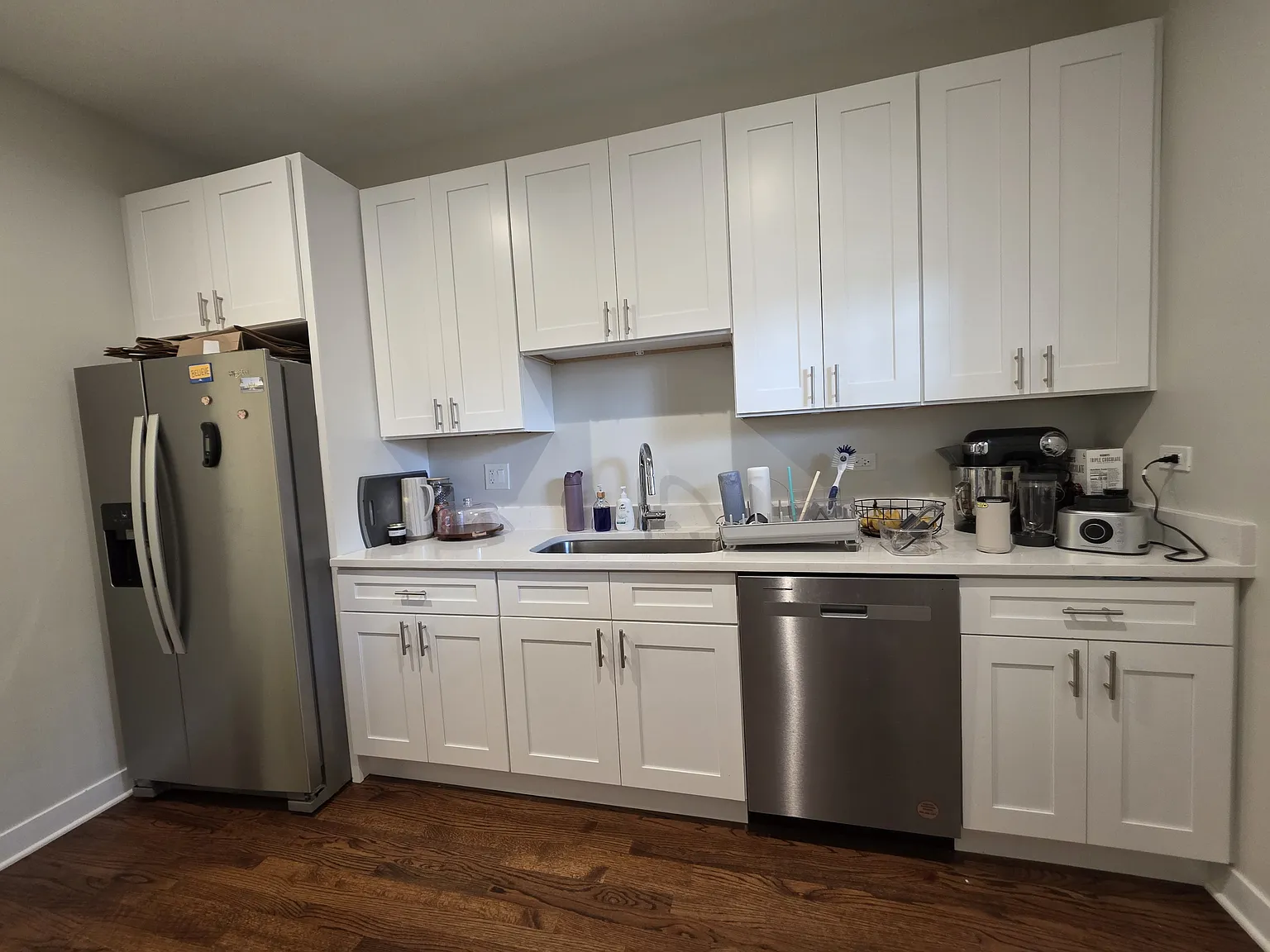 3 bed, 1200 sqft, $4,480 — Photo 1