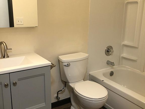 4th image of 3201 NE 120th St #102