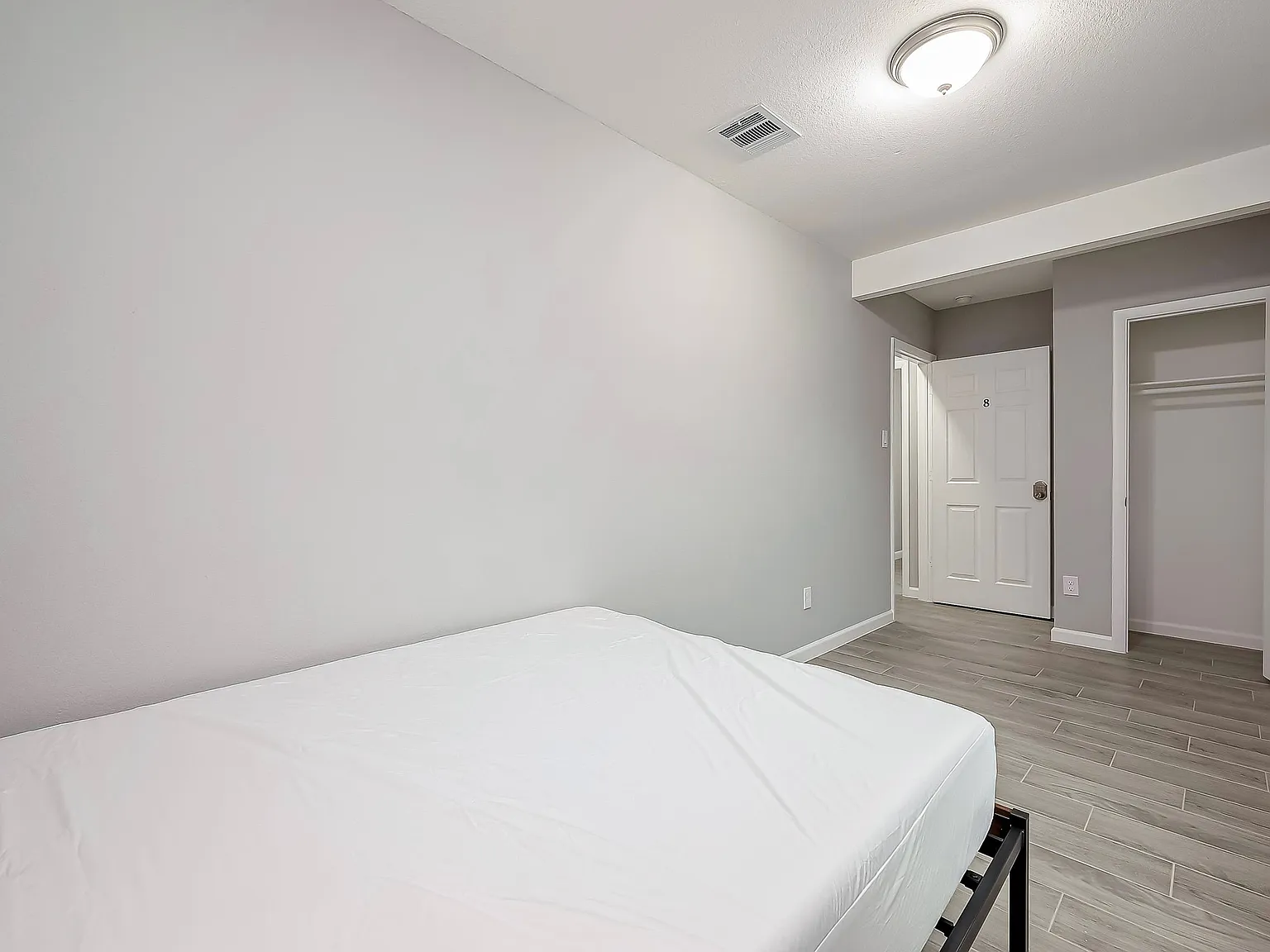 4 bed, 4.0 bath, 2625 sqft, $711 — Photo 2