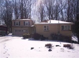 958 E Riddle Ave, Ravenna, OH 44266