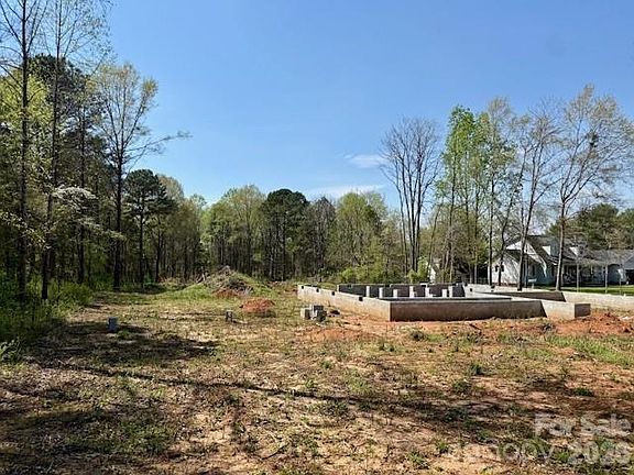 3rd image of 3601 Thunder Rd