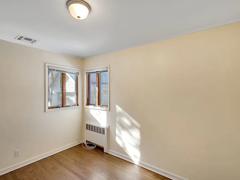 455 Berkshire Rd — Photo 4