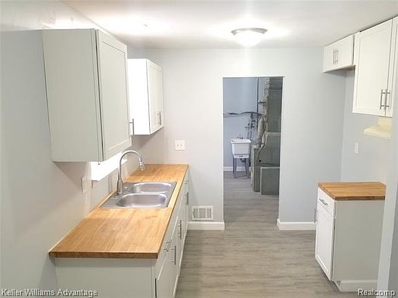 2nd image of 7524 Yacht Ave