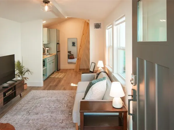 3812 Fulton St, Houston, TX 77009