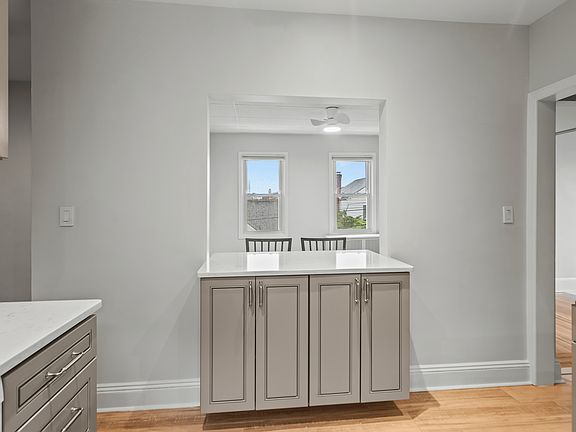 4th image of 581 Dewey Ave #2