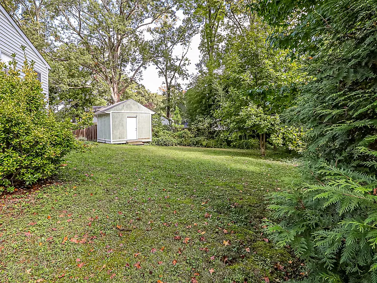 8113 Carlyle Pl — Photo 32