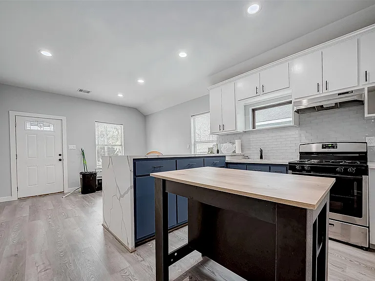 6725 Avenue K #B — Photo 17