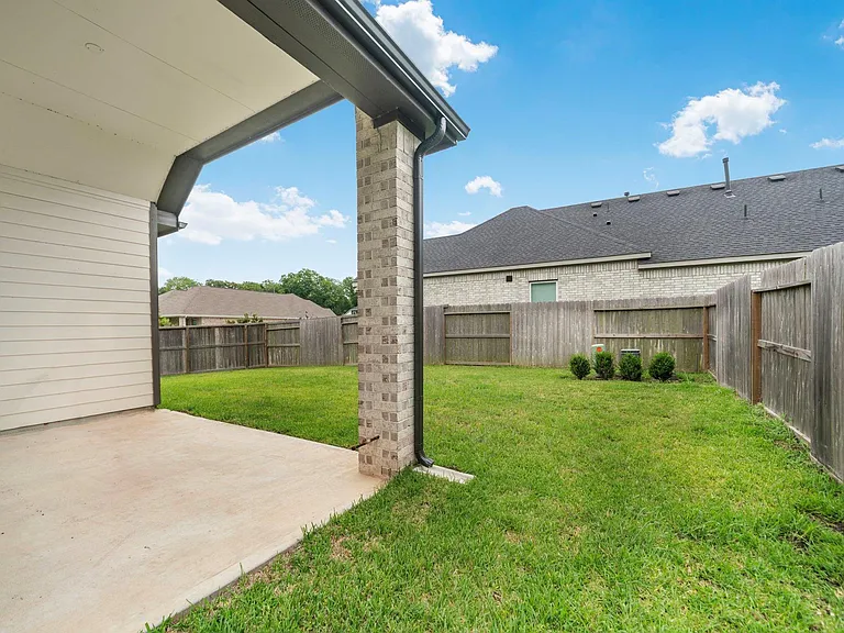 10718 Blossom River Dr — Photo 8