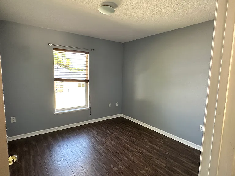 2705 NE 42nd Rd — Photo 30
