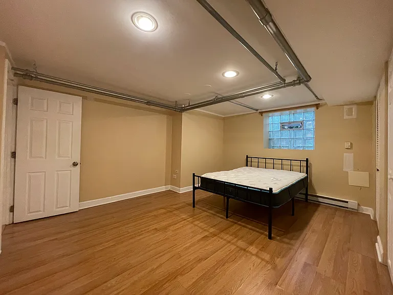 4021 W Barry Ave #G — Photo 7
