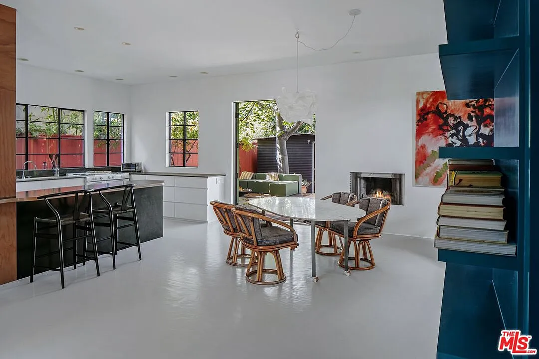 2 bed, 2.0 bath, 2278 sqft, $12,000 — Photo 3