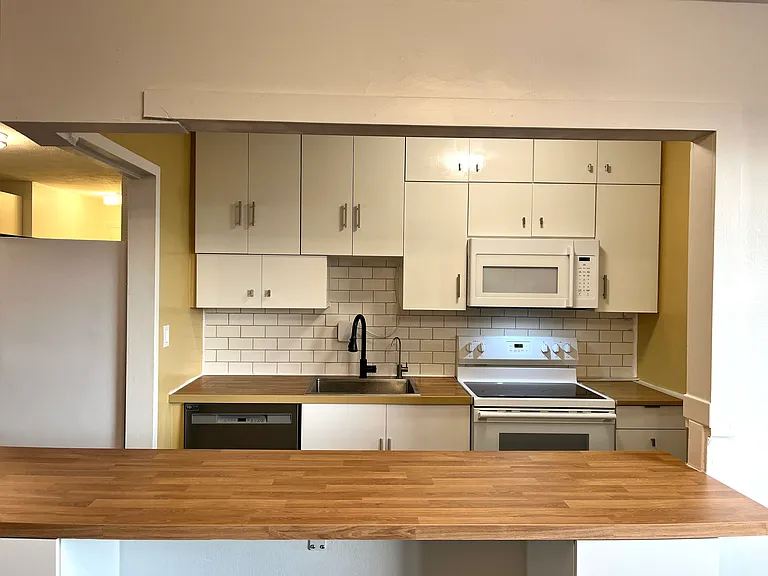 11720 Edgewater Dr #706 — Photo 4