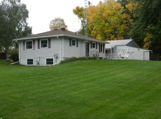 8545 Oak Ln, Larsen, WI 54947