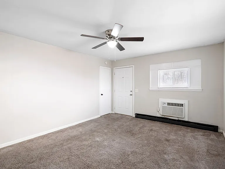 1621 Arthur Ave #C — Photo 11