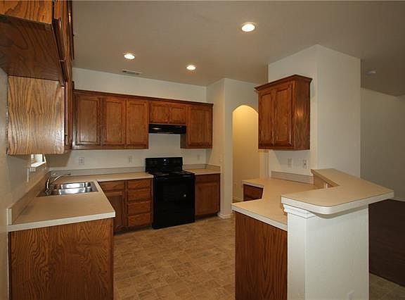 5th image of 6408 Geneva Ln