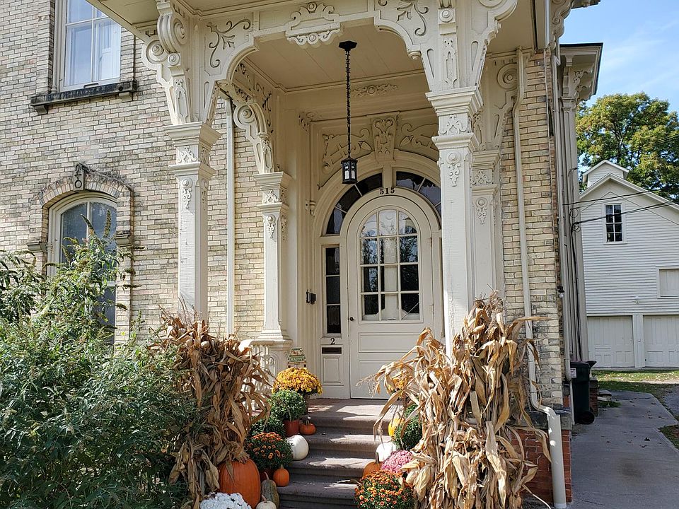 Exterior entrance shared with just one other apartment.