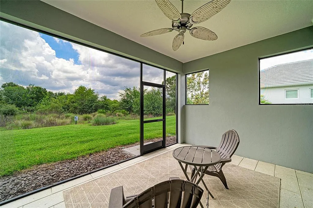 4 bed, 2.0 bath, 1978 sqft, $4,800 — Photo 4