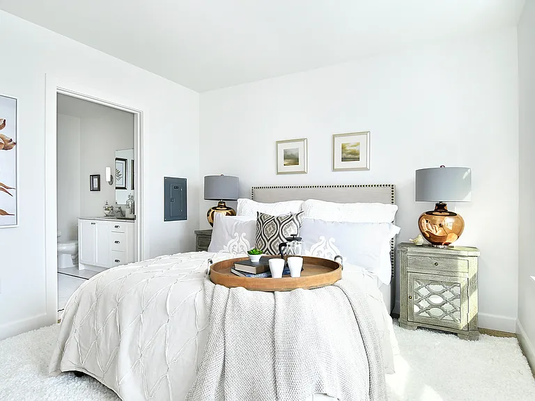 21 Astor — Photo 6