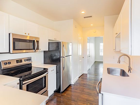 3rd image of 1515 Bennett Ave #4926D