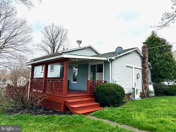 3rd image of 244 Kelly Dr
