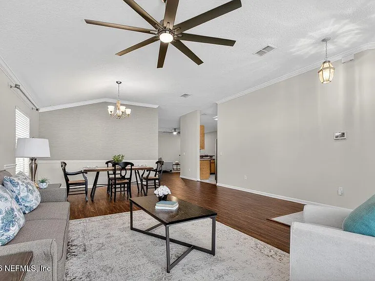 1634 Majestic View Ln — Photo 8
