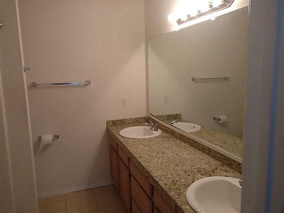 4th image of 3087 E Cherokee Dr