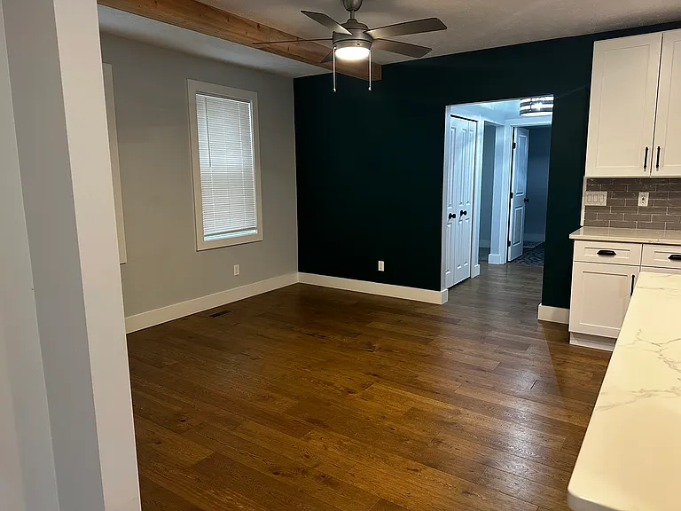 2465 Tremont Ave — Photo 9