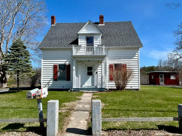 5226 Highway 3, Chester Basin, NS B0J 1K0
