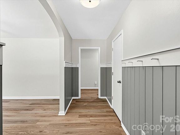 5th image of 6018 Donegal Dr