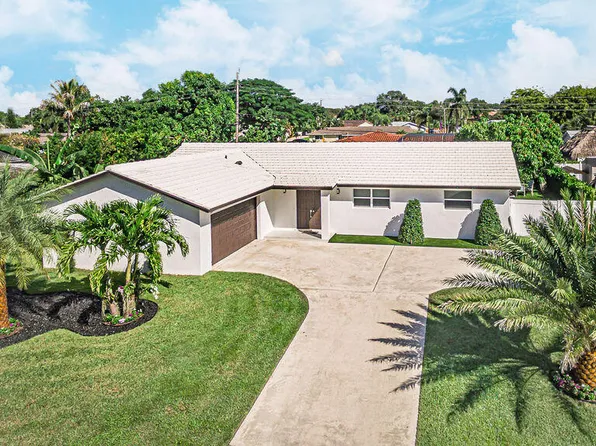 1881 Caribbean Road W, Lake Clarke Shores, FL 33406