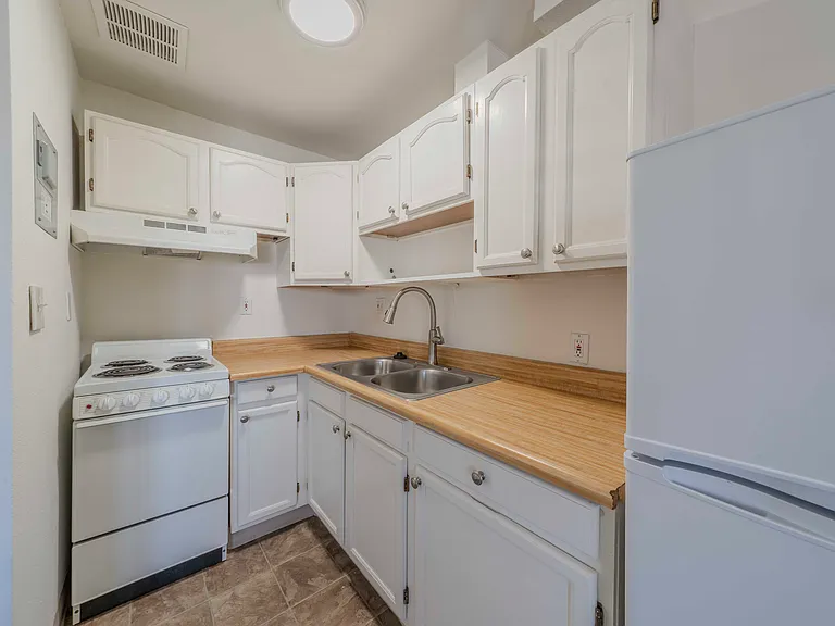 2072 Newport Blvd #226 — Photo 8