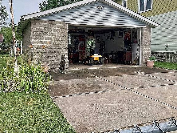 4th image of 355 Baraga St
