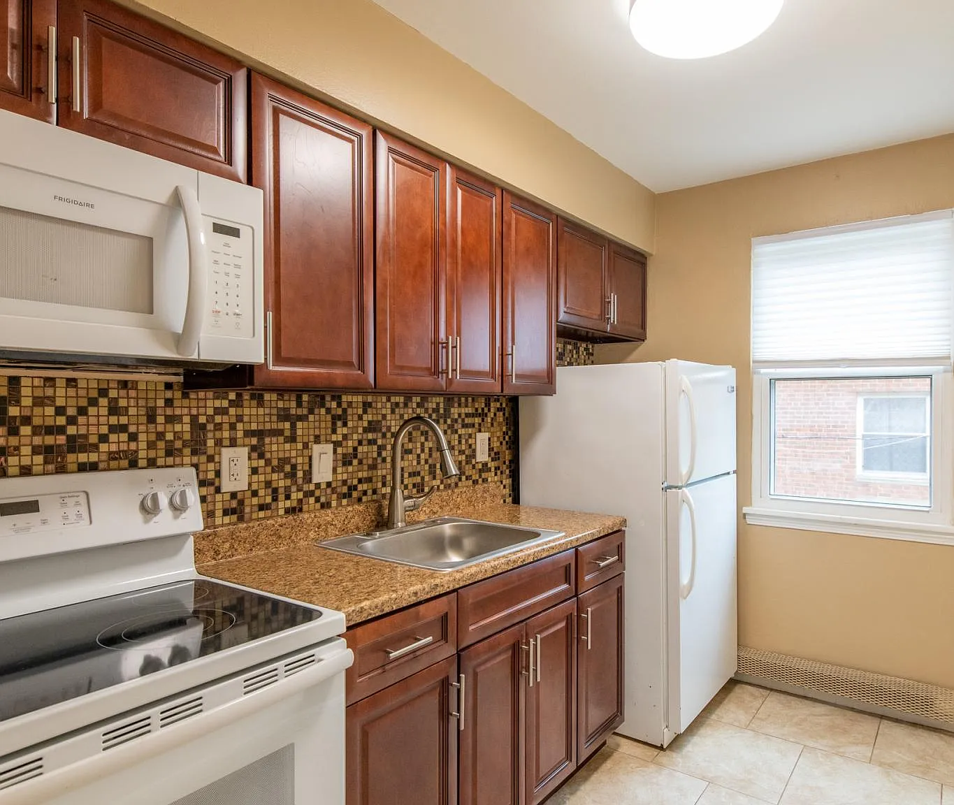 1 bed, 833 sqft, $1,150 — Photo 2