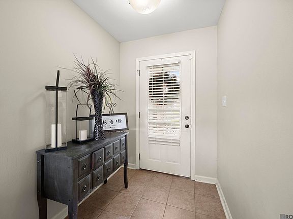 3rd image of 38437 Highland Terrace Ave