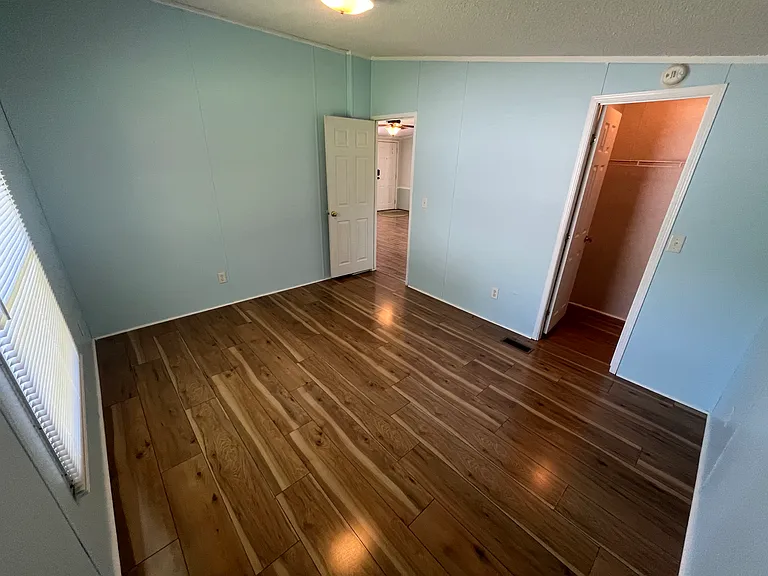 539 Valleybrook Ln — Photo 20