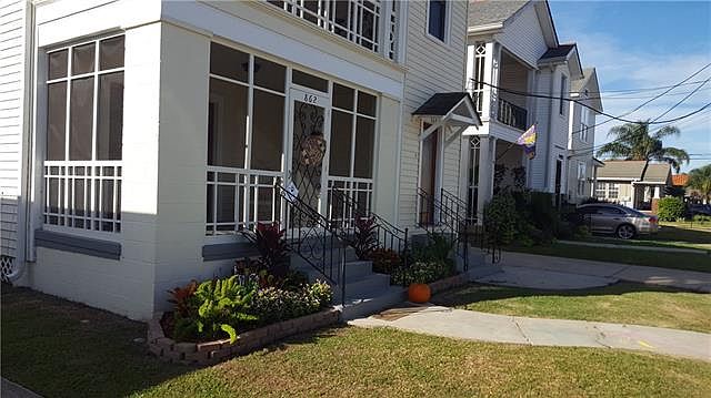1st image of 860 Hidalgo St