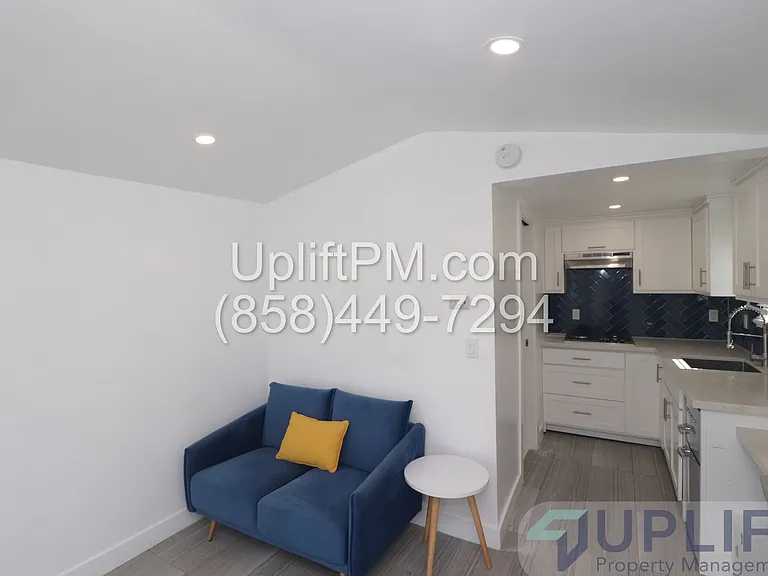 710 Church Ave — Photo 4