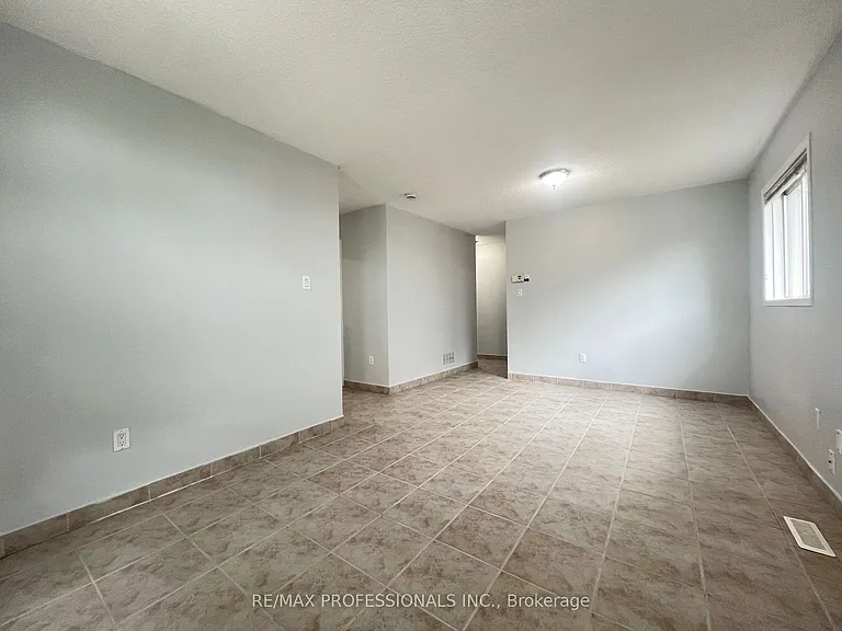 110 Springview Dr — Photo 12