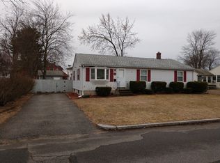 47 Curve St, Springfield, MA 01104