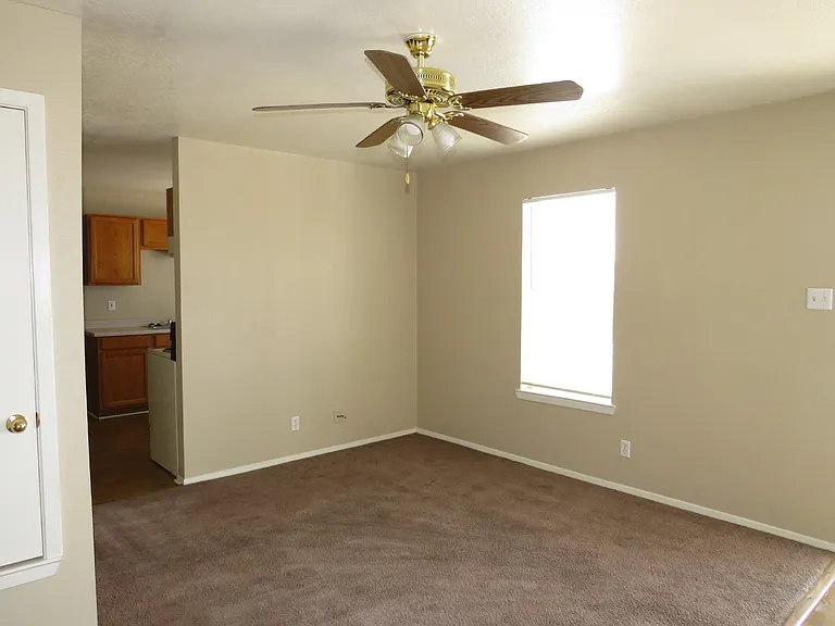 2014 Cedarhill Dr #D — Photo 6