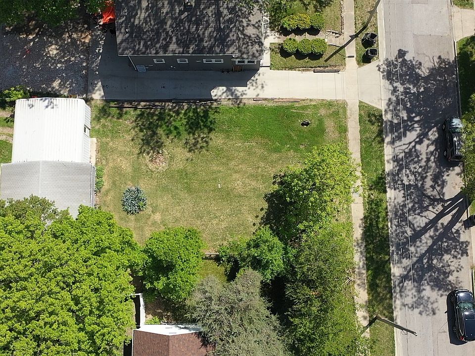 1st image of 909 24th St